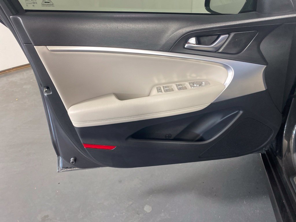 Used 2023 Genesis G70 2.0T AWD/4WD image 23