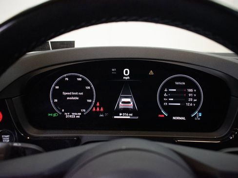 Certified 2024 Porsche Cayenne AWD/4WD image 25
