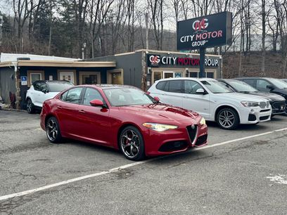 Used 2017 Alfa Romeo Giulia Ti w/ TI 19" Sport Package