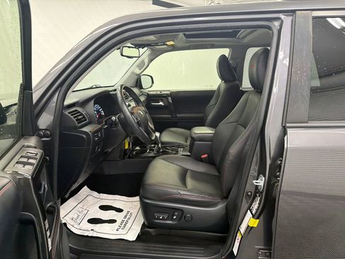 Used 2023 Genesis G70 3.3T w/ Sport Prestige Package RWD image 9