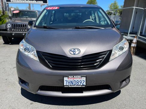 Used 2012 Toyota Sienna FWD image 2