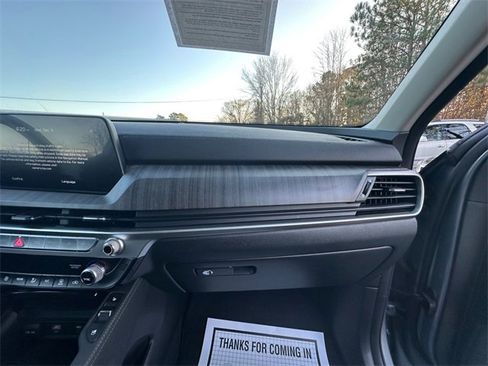 Used 2023 Kia Telluride EX image 16