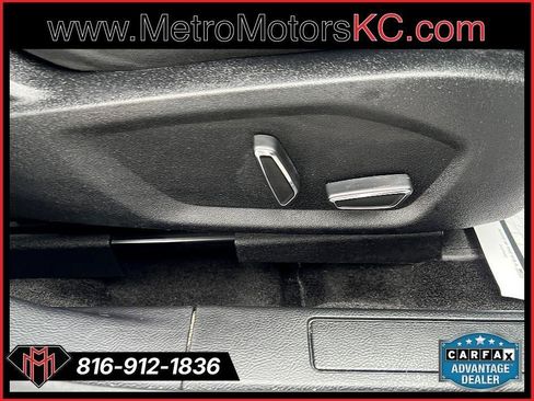 Used 2017 Ford Fusion SE FWD image 27