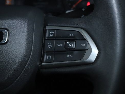 Used 2025 Jeep Compass Limited AWD/4WD image 23