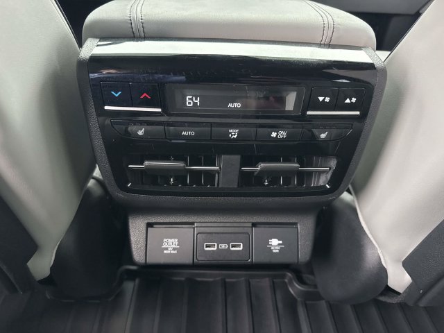Used 2023 Acura MDX w/ Advance Package AWD/4WD image 18