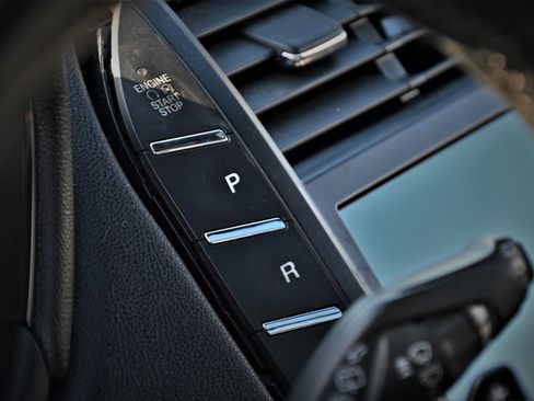 Used 2017 Lincoln MKC Reserve FWD image 11