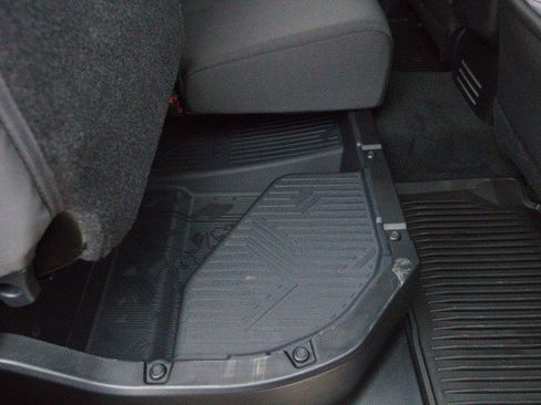 Used 2025 Toyota Tacoma SR5 image 31