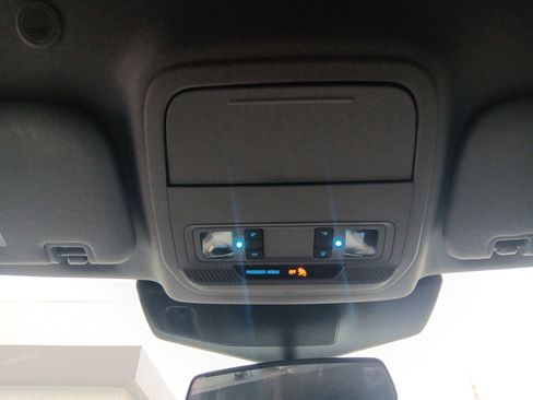 Used 2022 Ford Explorer XLT w/ Equipment Group 202A image 25