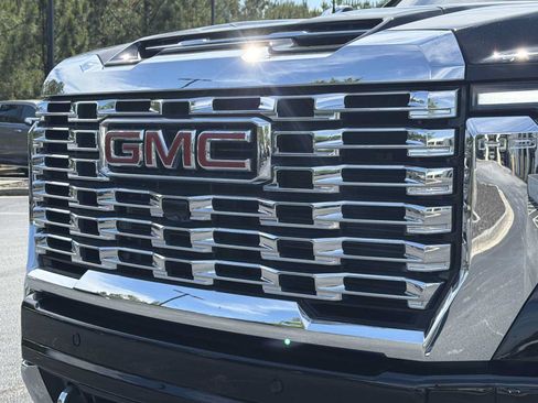 Used 2025 GMC Sierra 2500 Denali w/ Denali Reserve Package AWD/4WD image 35
