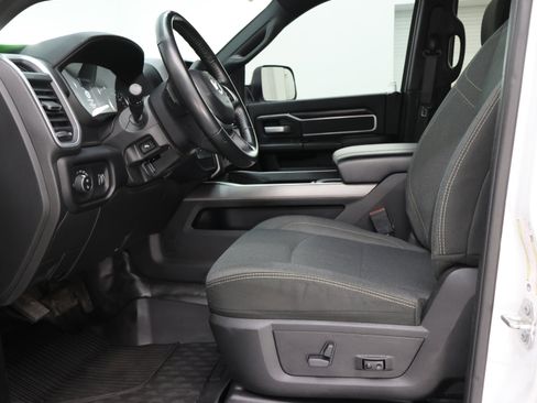 Used 2022 RAM 2500 Big Horn w/ Night Edition AWD/4WD image 8