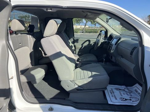 Used 2020 Nissan Frontier S image 18