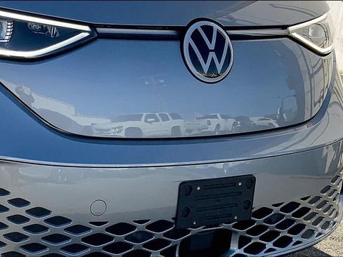 New 2025 Volkswagen ID. Buzz Pro S image 29