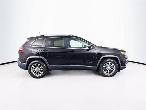 Used 2019 Jeep Cherokee Latitude Plus w/ Comfort/Convenience Group AWD/4WD image 8