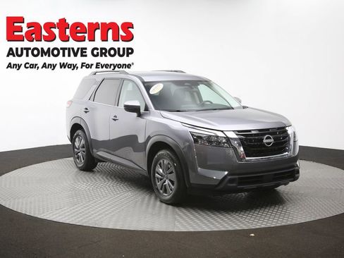 Used 2025 Nissan Pathfinder SV FWD image 50