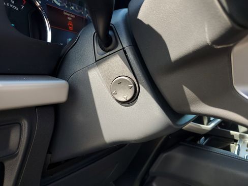 Used 2024 Ford Expedition Max XLT image 21