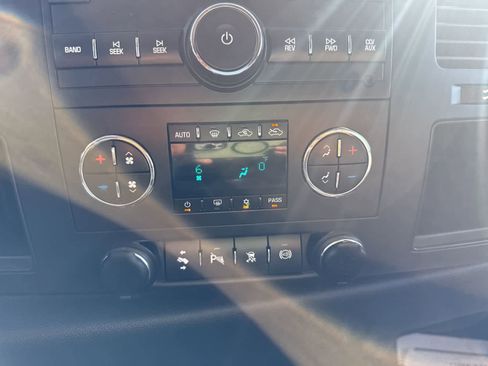 Used 2011 Chevrolet Silverado 2500 LT w/ Interior Plus Package image 26