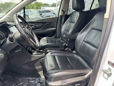 Used 2020 Buick Encore Essence AWD/4WD image 23