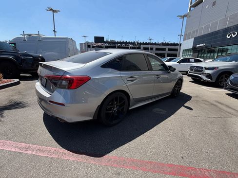 Used 2022 Honda Civic Sport image 2