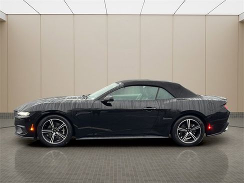 Used 2024 Ford Mustang Premium image 2