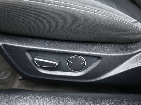 Used 2017 Ford Mustang GT RWD image 12