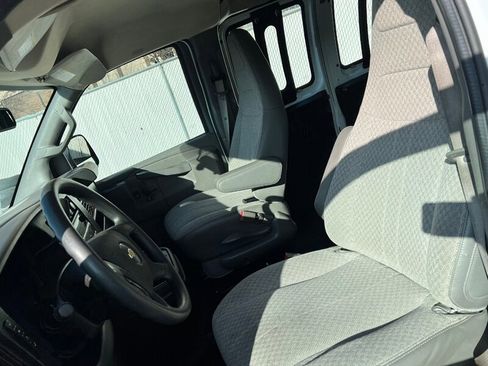 Used 2019 Chevrolet Express 2500 w/ Driver Convenience Package image 15