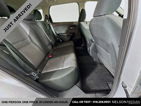 Certified 2022 Nissan Rogue SV image 25