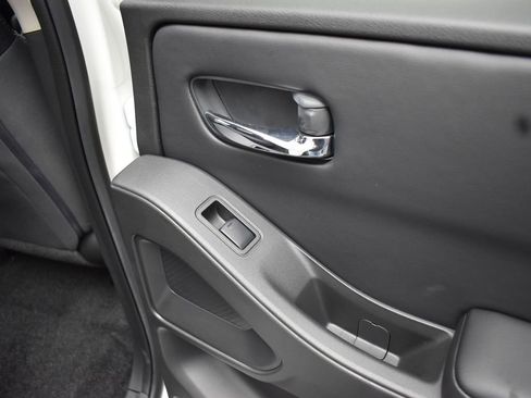 Used 2025 Nissan Frontier SV w/ Tow Package image 20