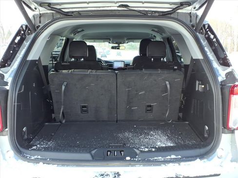 Certified 2023 Ford Explorer XLT w/ Equipment Group 202A image 9