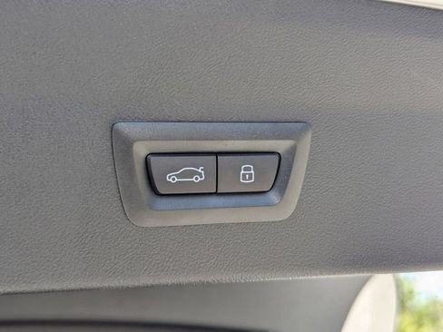 Used 2025 BMW X4 xDrive30i AWD/4WD image 12