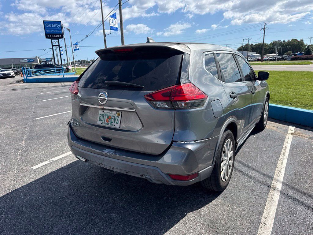 Used 2017 Nissan Rogue S FWD image 3