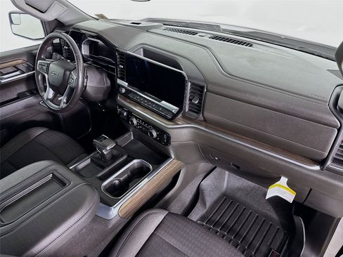 Used 2022 Chevrolet Silverado 1500 RST w/ Convenience Package II AWD/4WD image 30