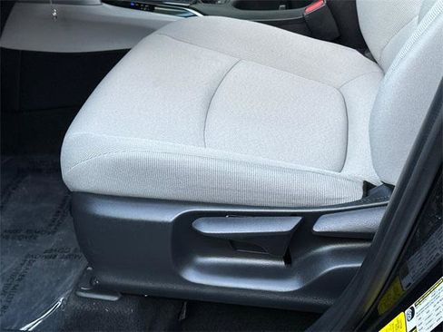 Certified 2024 Toyota Corolla Cross L image 17