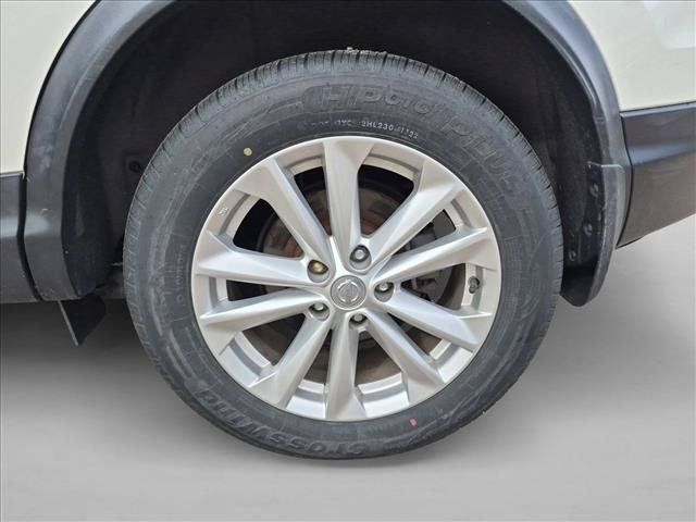 Used 2017 Nissan Rogue Sport SV w/ SV Premium Package AWD/4WD image 11