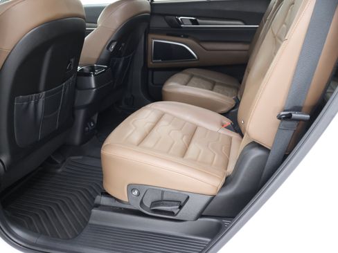 Used 2022 Kia Telluride SX w/ SX Prestige Package AWD/4WD image 9