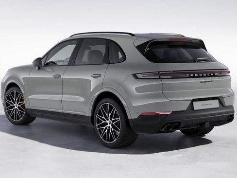 Certified 2024 Porsche Cayenne S AWD/4WD image 3