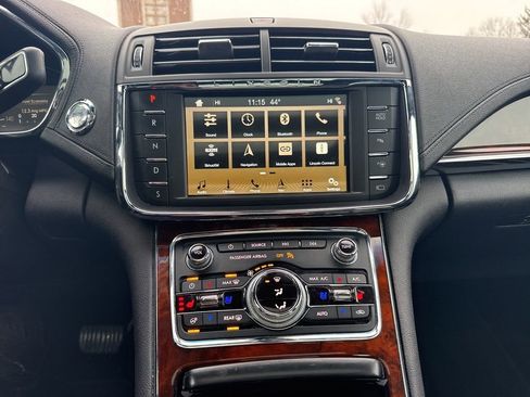 Used 2019 Lincoln Continental Reserve image 22
