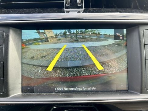 Used 2018 Jaguar F-PACE Prestige image 22