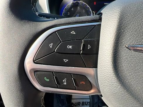 Used 2026 Chrysler Pacifica Select FWD image 20