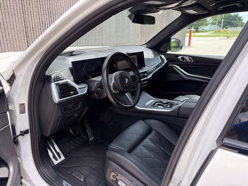 Used 2023 BMW X7 xDrive40i w/ M Sport Package AWD/4WD image 10