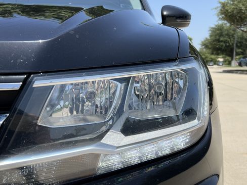 Used 2019 Volkswagen Tiguan S FWD image 6