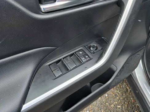 Used 2020 Toyota RAV4 XLE image 19