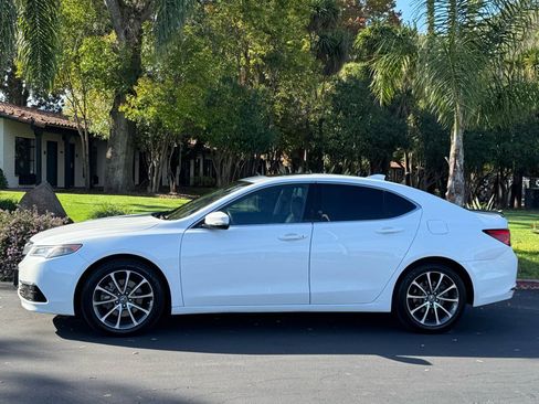 Used 2017 Acura TLX V6 w/ Technology Package image 2