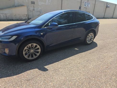 Used 2019 Tesla Model X AWD/4WD image 1