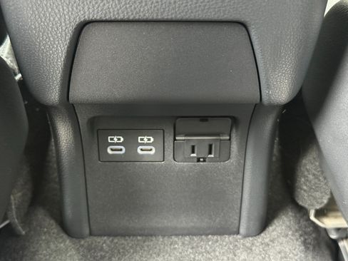 Used 2024 Toyota Prius Prime FWD image 33
