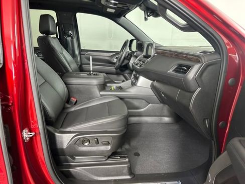 Used 2023 Chevrolet Tahoe Z71 w/ Luxury Package image 28