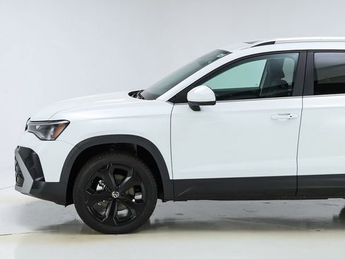 New 2025 Volkswagen Taos SEL image 3