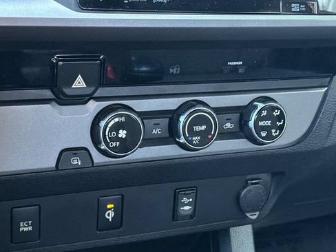 Used 2016 Toyota Tacoma TRD Off-Road w/ Towing Package RWD image 22