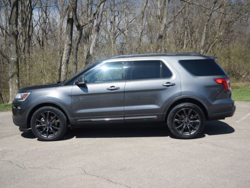 Used 2018 Ford Explorer XLT w/ Equipment Group 202A image 24