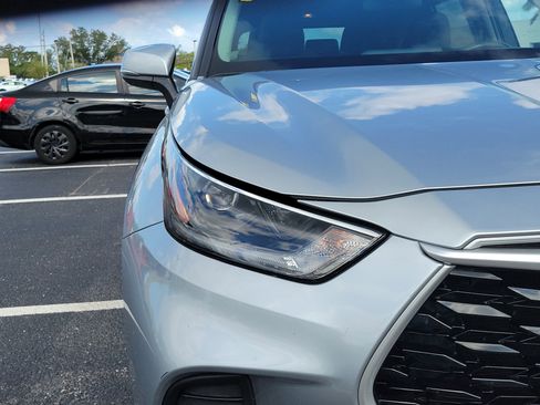 Used 2021 Toyota Highlander L FWD image 7