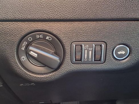 Used 2023 Dodge Charger SXT image 11